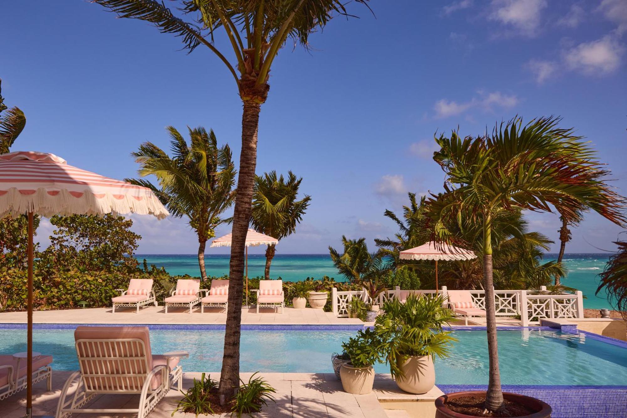 Coral Sands Inn & Cottages Dunmore Town Экстерьер фото